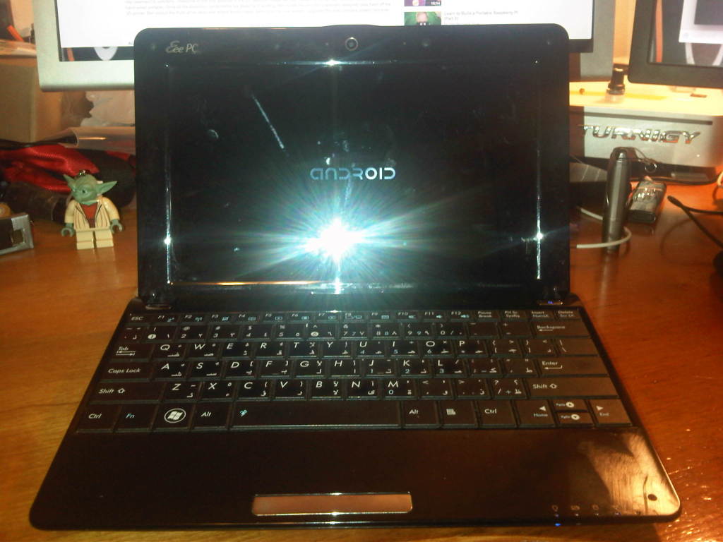 Tiny laptop running Android