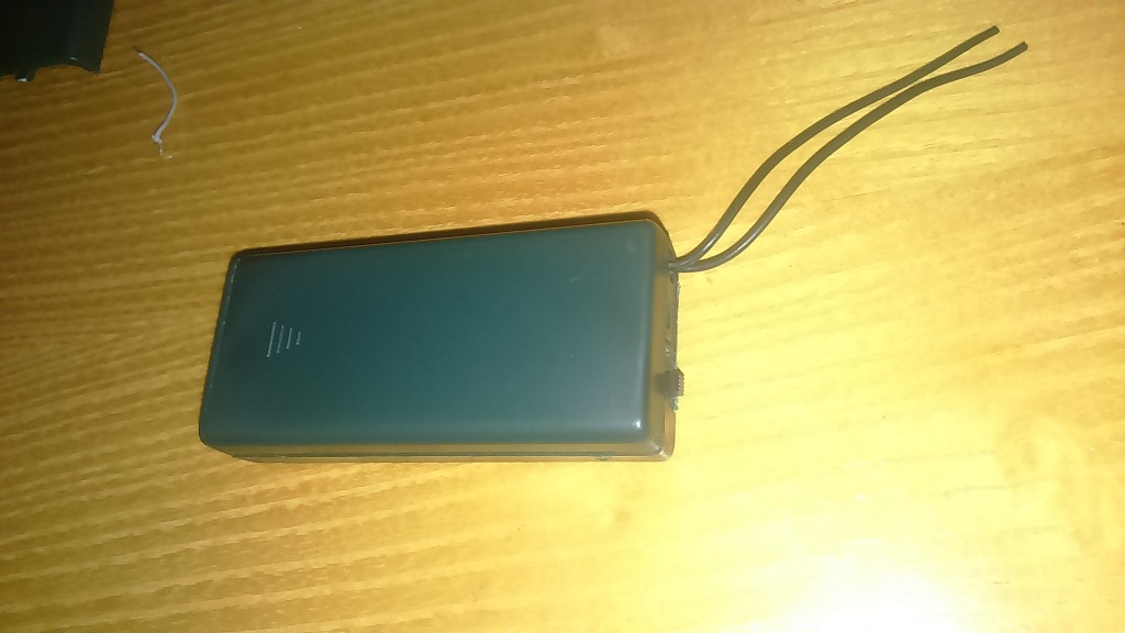 Battery enclosure without LEDs
